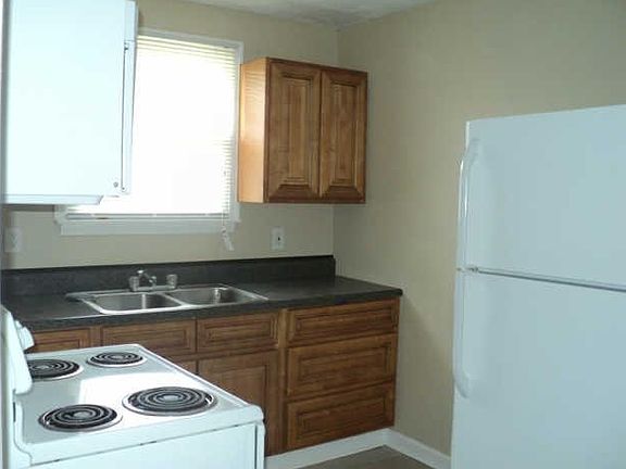 2nd image of 541 Norton Ave #A