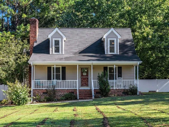 2716 Stageline Dr, Raleigh, NC 27603