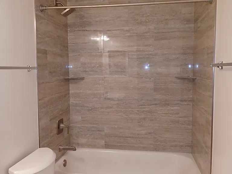 21 Essex Sq — Photo 9