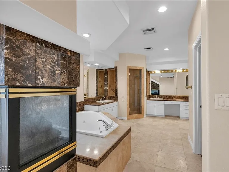7956 Marbella Cir — Photo 10
