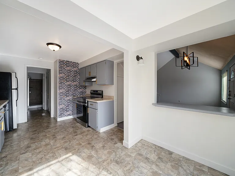2283 Oppio St — Photo 15