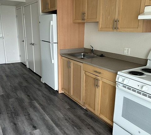 3rd image of 535 W El Segundo Blvd APT 308
