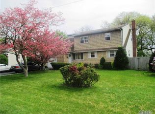 28 Magro Dr, North Babylon, NY 11703