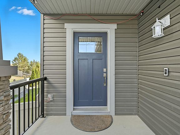4th image of 1590 Chapman Way SW
