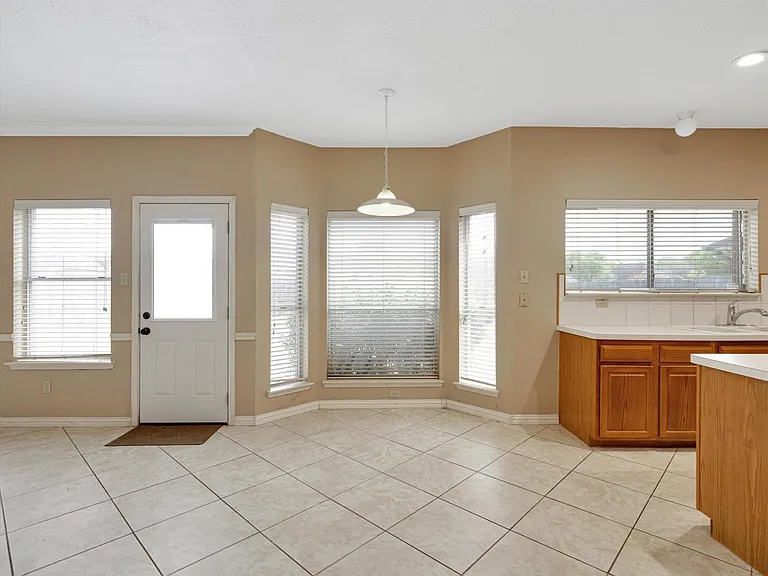 16423 Ash Point Ln — Photo 12