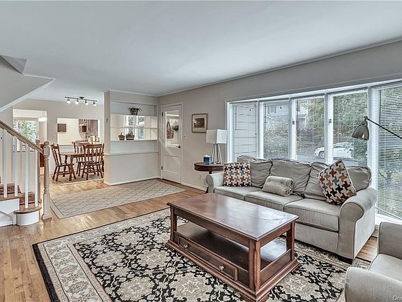 5th image of 10 Verne Pl