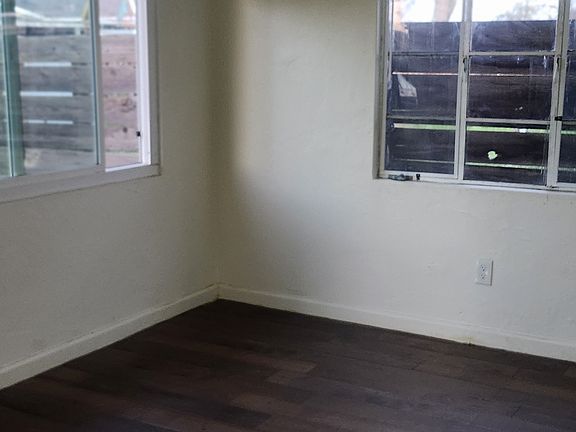 2nd image of 1865 Leoni Dr #8