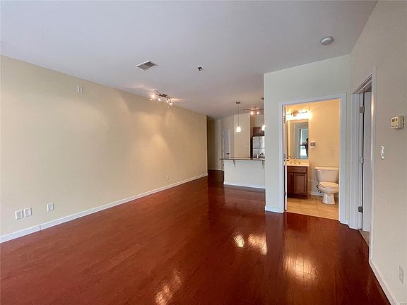 5th image of 849 Westgate Ave APT 104
