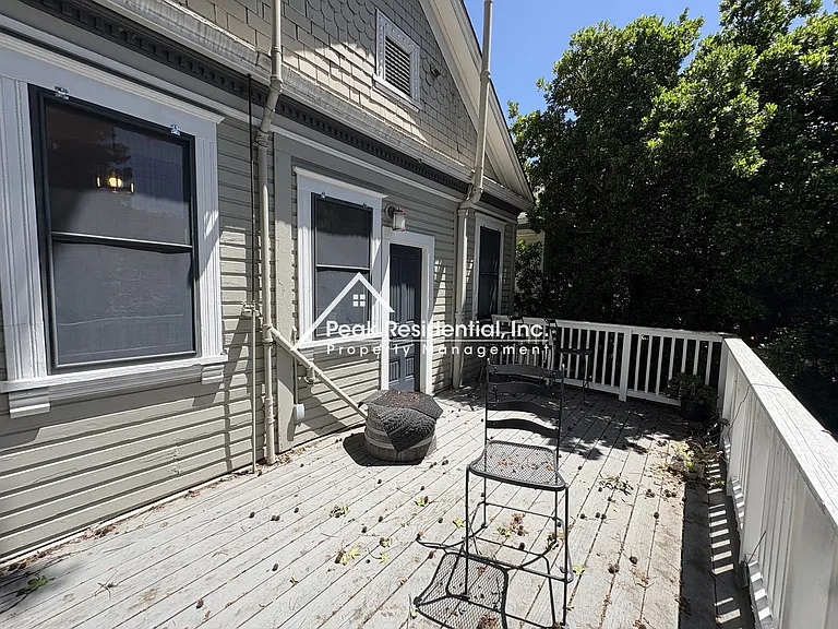 2400 I St — Photo 20