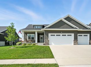 1866 Cottage Ridge Dr, Marion, IA 52302