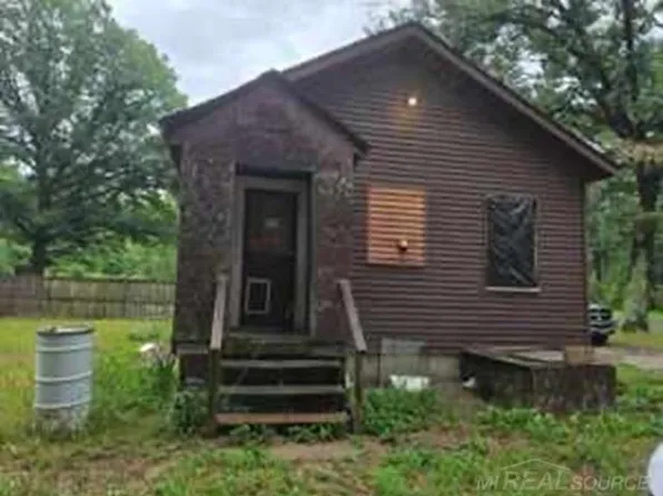 538 E White Lake Dr, Twin Lake, MI 49457