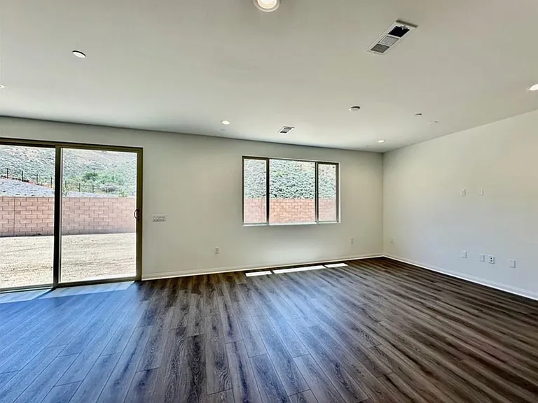 8489 Anthony St — Photo 9