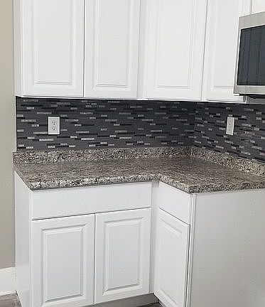 3rd image of 145 E Archwood Ave