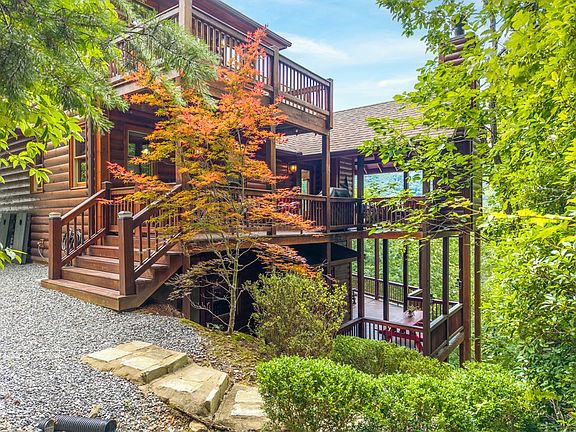 3rd image of 411 Ridge Trl