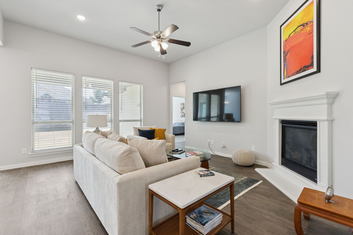 next background image