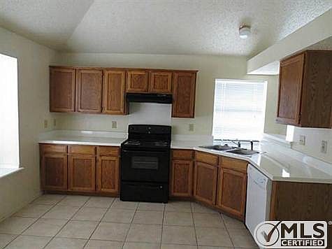 2nd image of 1105 Rosewood Ln