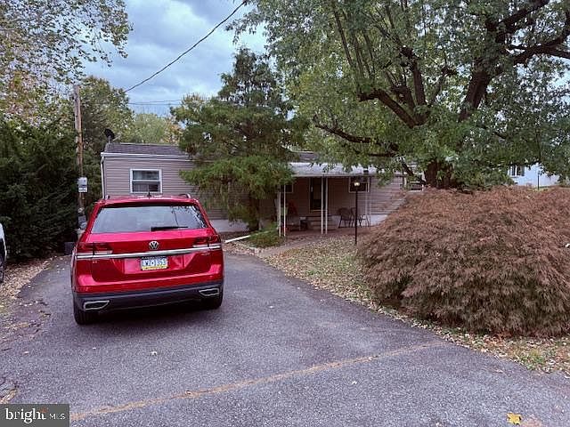 2nd image of 217 S Park Rd