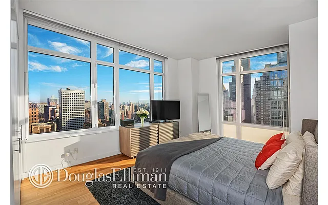 Rented by Douglas Elliman | media 3