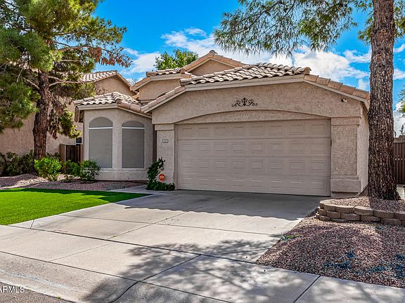 3rd image of 1921 W WILDHORSE Drive