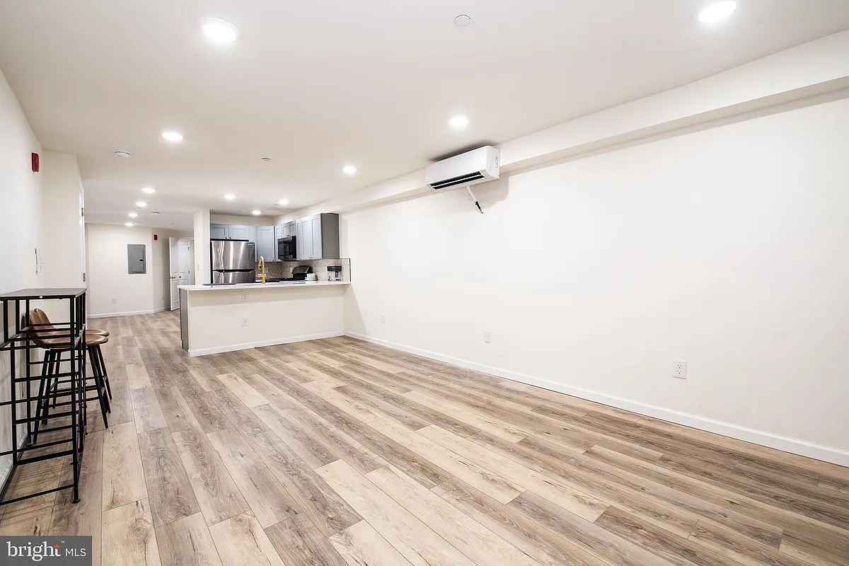 Building Photo - 687 N Broad St #2R
