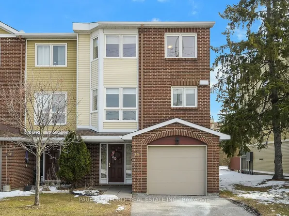 3 G Crestlea Cres, Ottawa, ON K2G 4N1