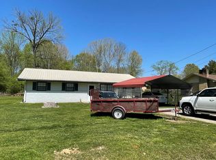 125 N Whitfield Dr NE, Dalton, GA 30721