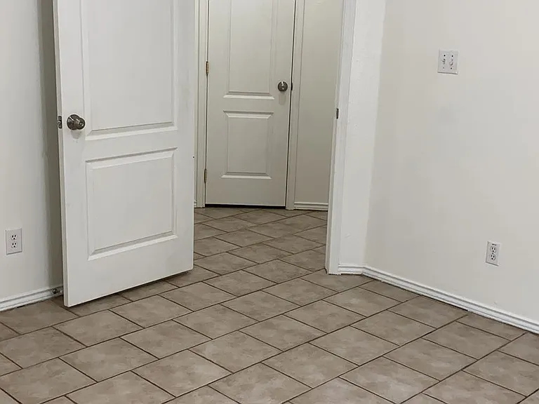 2407 Moonlight Ln #4 — Photo 13