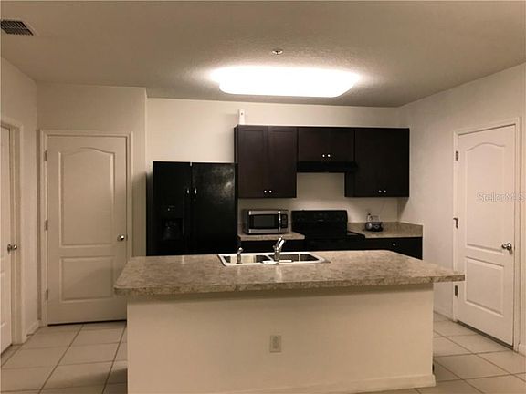 4th image of 4816 Riverwalk Dr