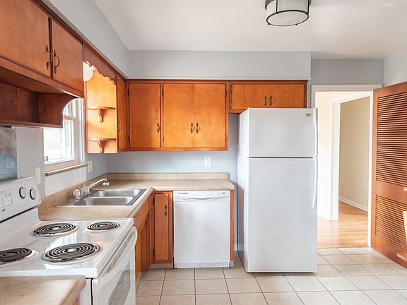 3rd image of 4503 Thornleigh Dr