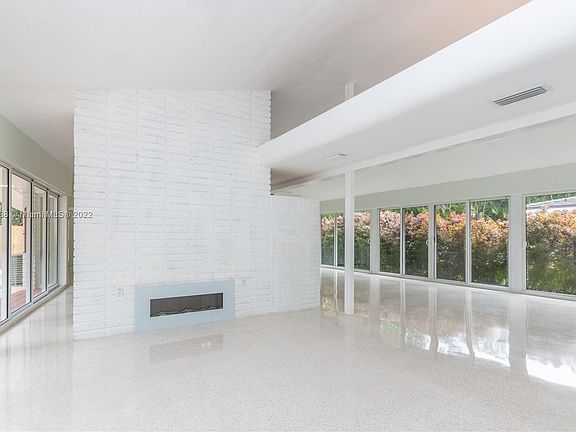 4th image of 1567 Plasentia Ave #0