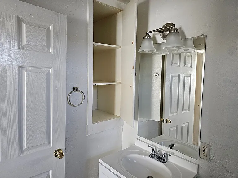 1370 N Country Club Rd — Photo 10