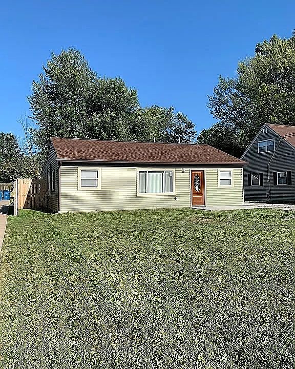 1st image of 703 Dakota Ave