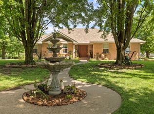 5139 S Sunny Acre Dr, Bolivar, MO 65613