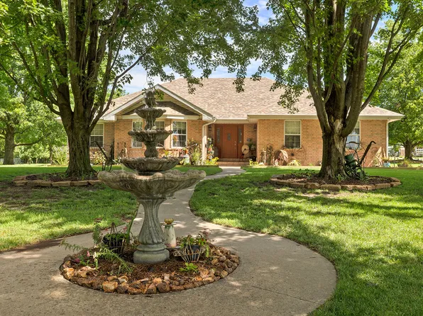 5139 S Sunny Acre Drive, Bolivar, MO 65613