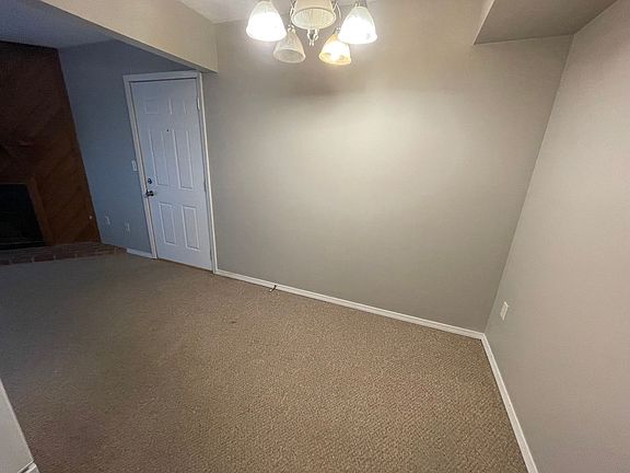 3rd image of 28-37 Ironwood Ct #36