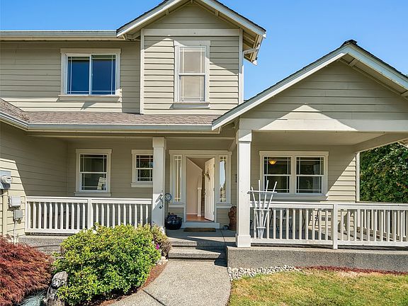 4th image of 115 7th Avenue N