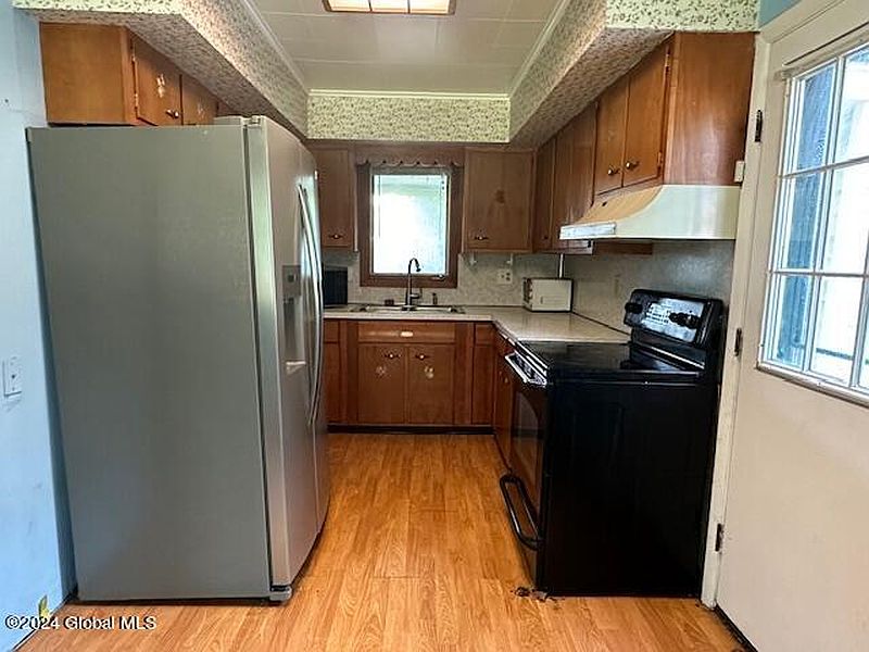 2nd image of 1177 Outer Drive