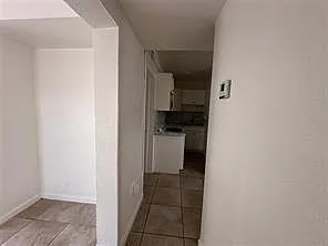 728 SW 6th St #1 — Photo 10