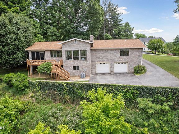 4th image of 4204 Skyland Ln