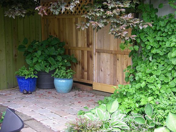 Side Gate