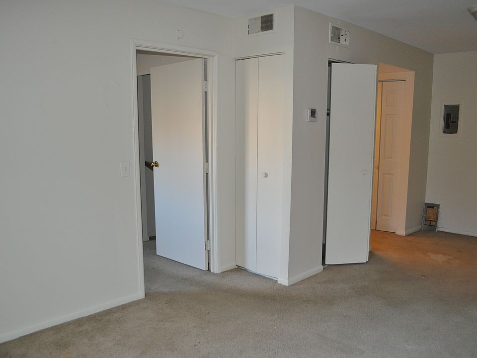 2nd image of 45 Governors Pl #1