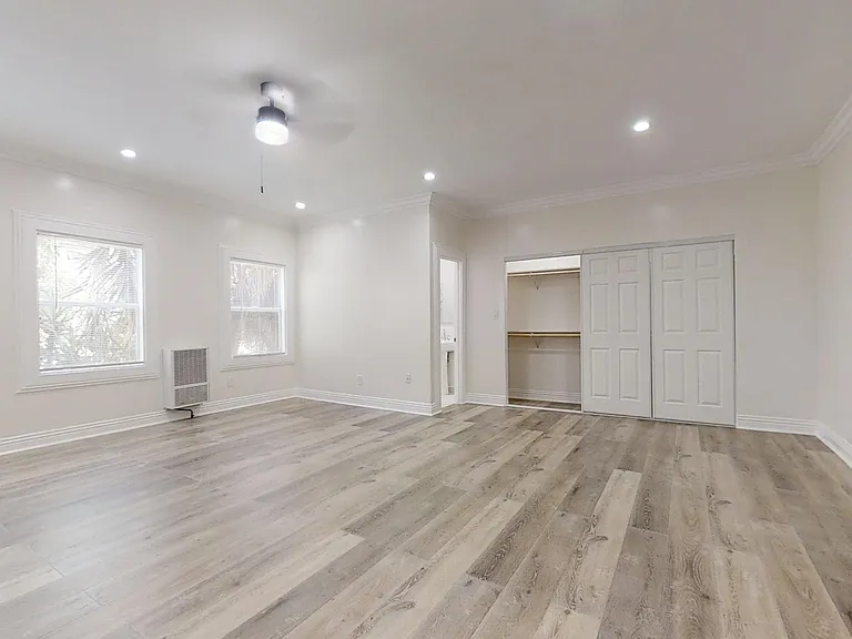 Loma Drive Apartments — Photo 11