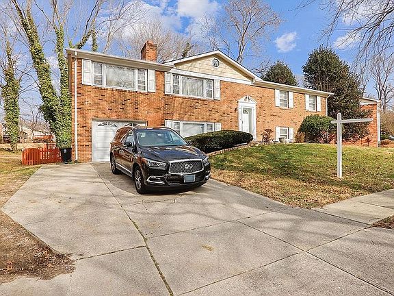 3rd image of 9802 Dorval Ave