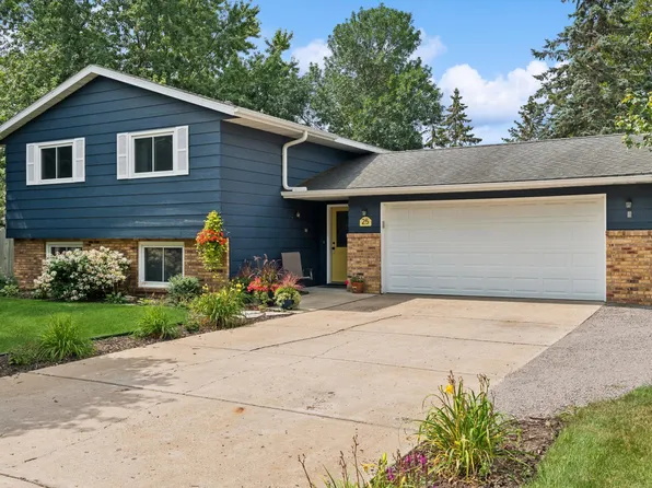 25 Fairway Dr, Monticello, MN 55362