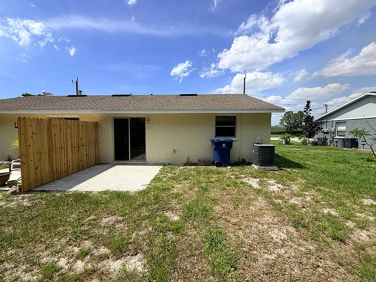 5848 Siesta Ln — Photo 15