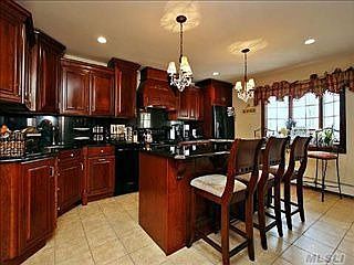 1st image of 112 Cypress Dr
