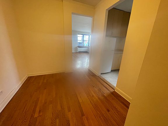 4th image of 64-74 Saunders St #4