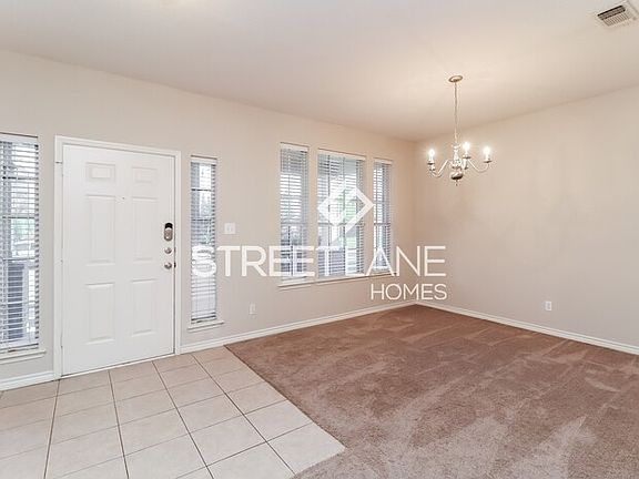 5th image of 700 Bur Oak Dr