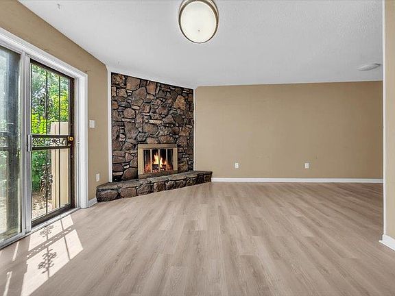 3rd image of 4789 Townhouse Way