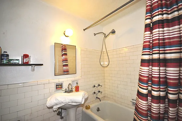 Rented by Corcoran | media 23